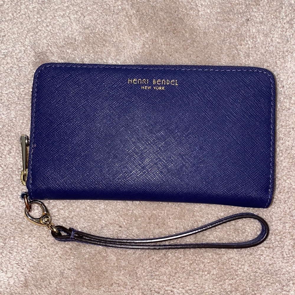 Henri Bendel Zip Around Wristlet